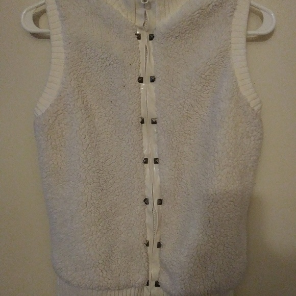 Bongo White Vase - Picture 3 of 3